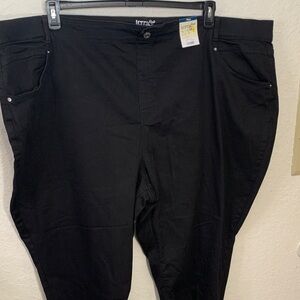 NWT Terra & Sky Black denim pull-on stretch capris